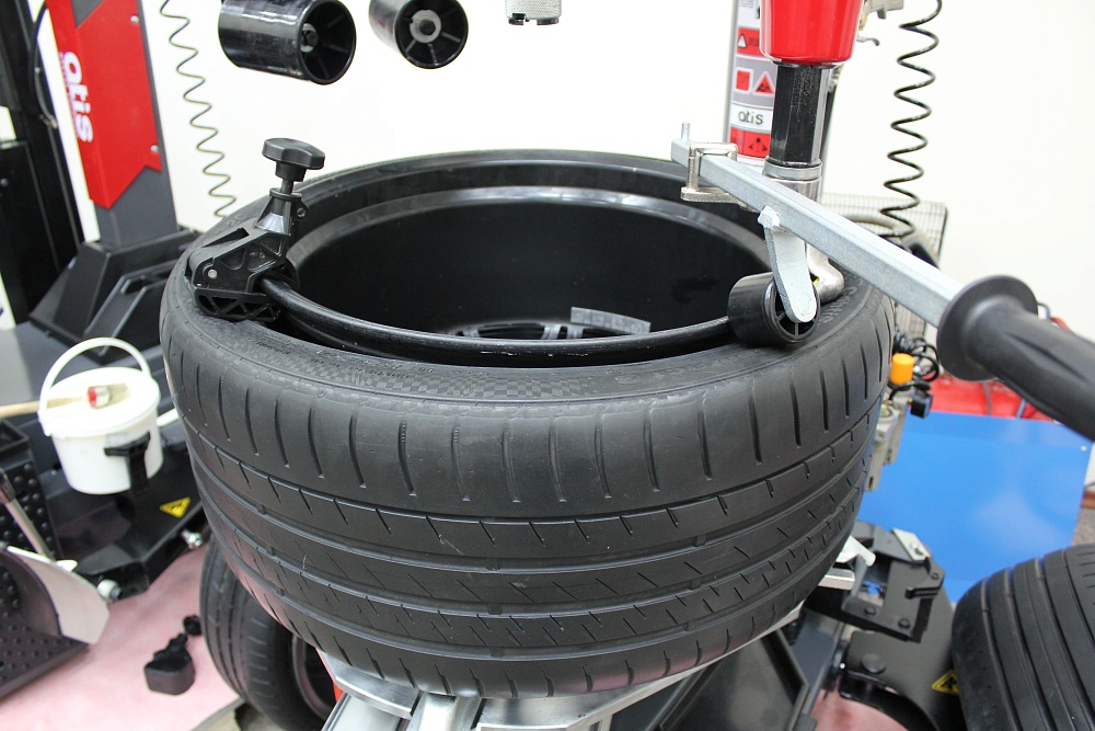 TC24L Шиномонтажный полуавтоматический станок 380В